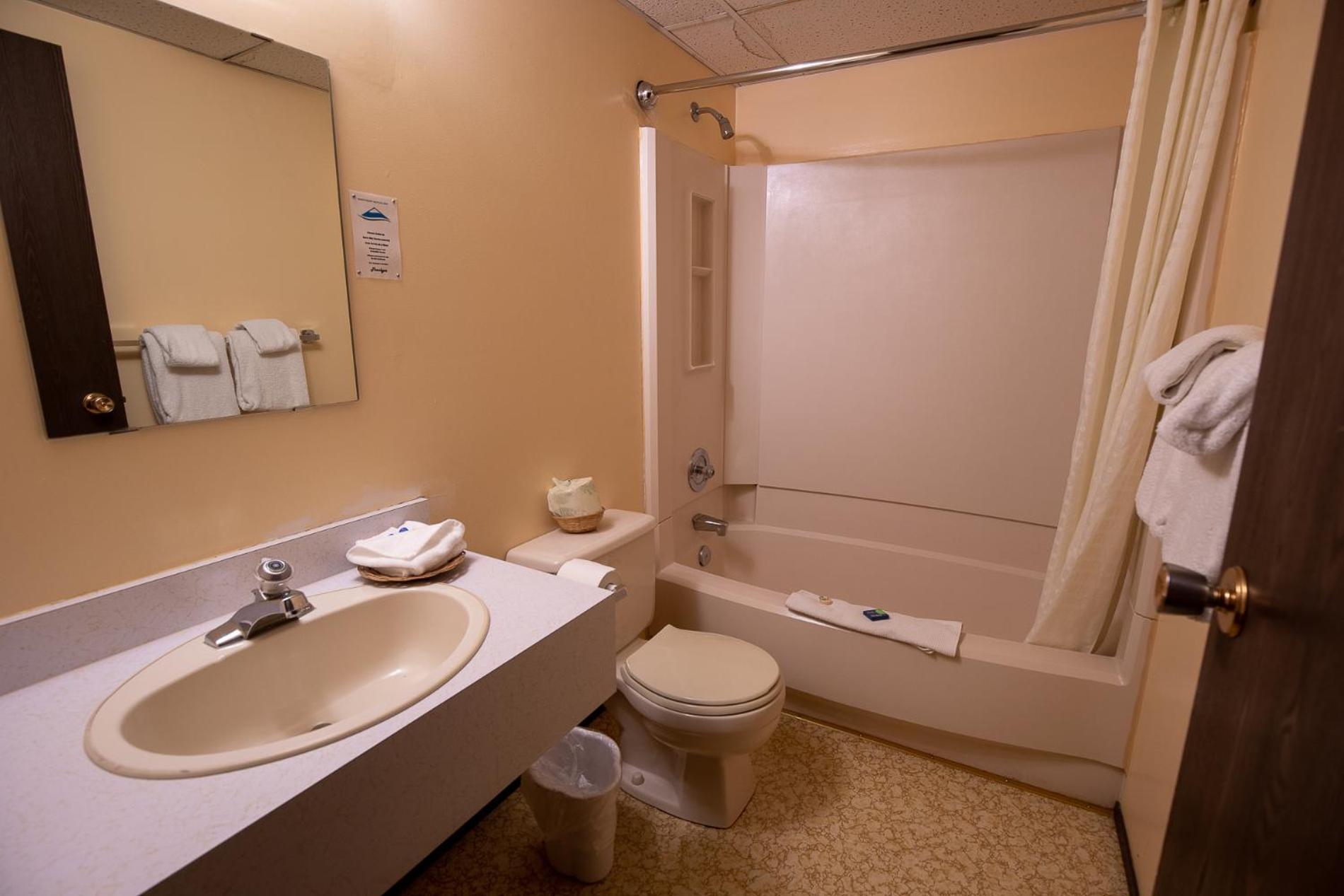 Northway Motor Motel 3*